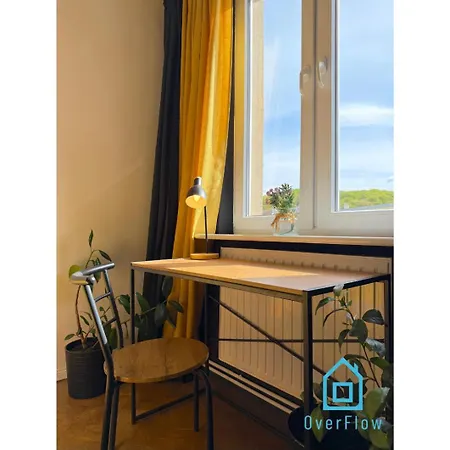 Проживание в семье Vinyl - Charming Place, 15 Minutes To Old Town & Seaside *
