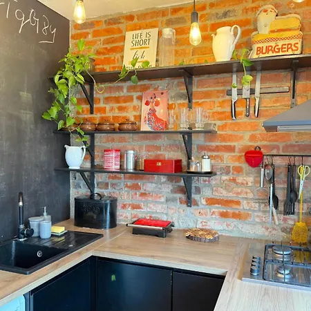 Vinyl - Charming Place, 15 Minutes To Old Town & Seaside Проживание в семье *