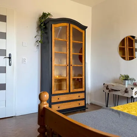 Проживание в семье Vinyl - Charming Place, 15 Minutes To Old Town & Seaside Гданьск